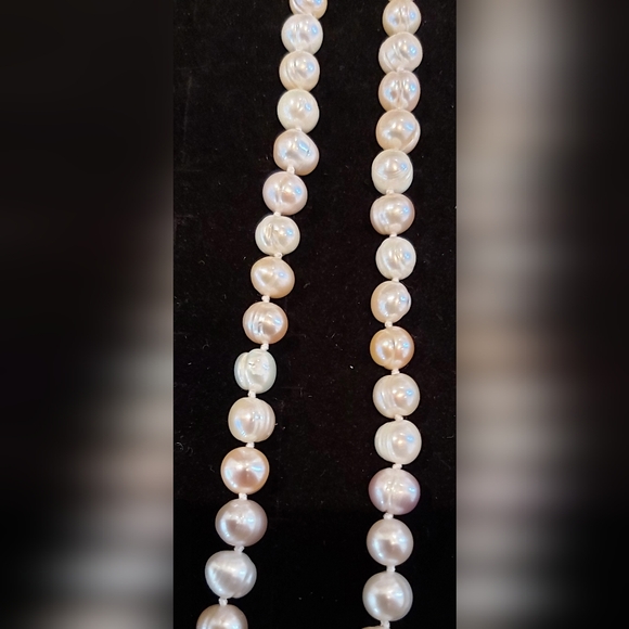 22" Almost Round Circled Freshwater Pearl Necklace 7mm-8mm - Picture 3 of 5